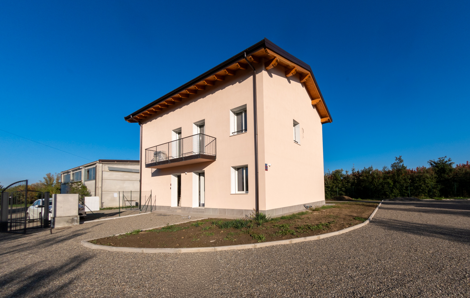 Laura di Gio - Exterior